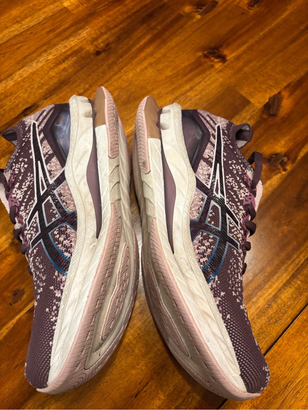 Women’s ASICS Gel-Kinsei Blast, 8.5 - Picture 3 of 9